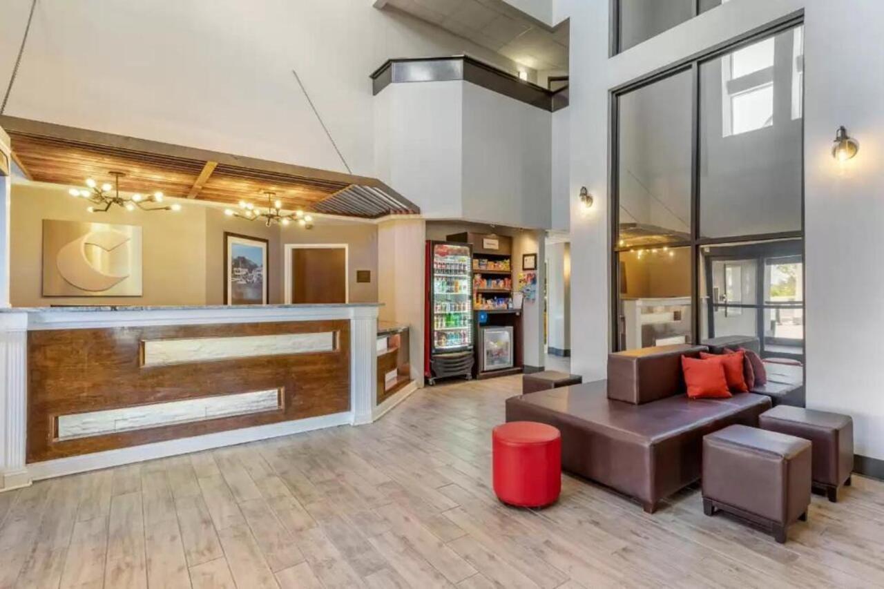 Comfort Suites Southport - Oak Island Bagian luar foto