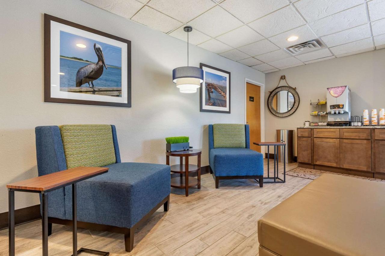 Comfort Suites Southport - Oak Island Bagian luar foto