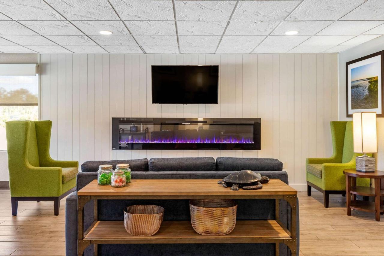 Comfort Suites Southport - Oak Island Bagian luar foto