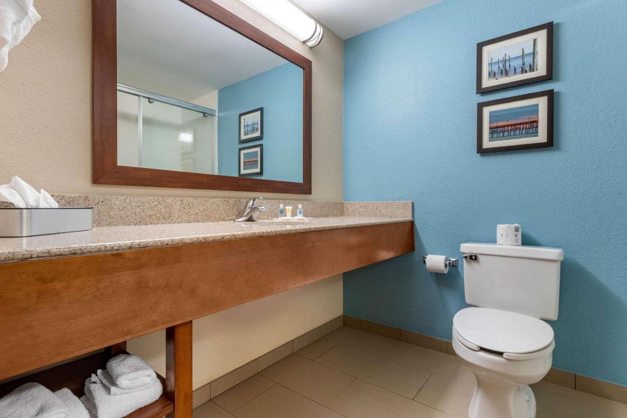 Comfort Suites Southport - Oak Island Bagian luar foto